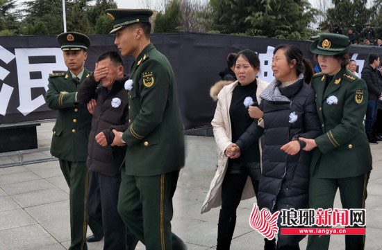 沂蒙英雄魂归故里王成龙烈士葬礼举行