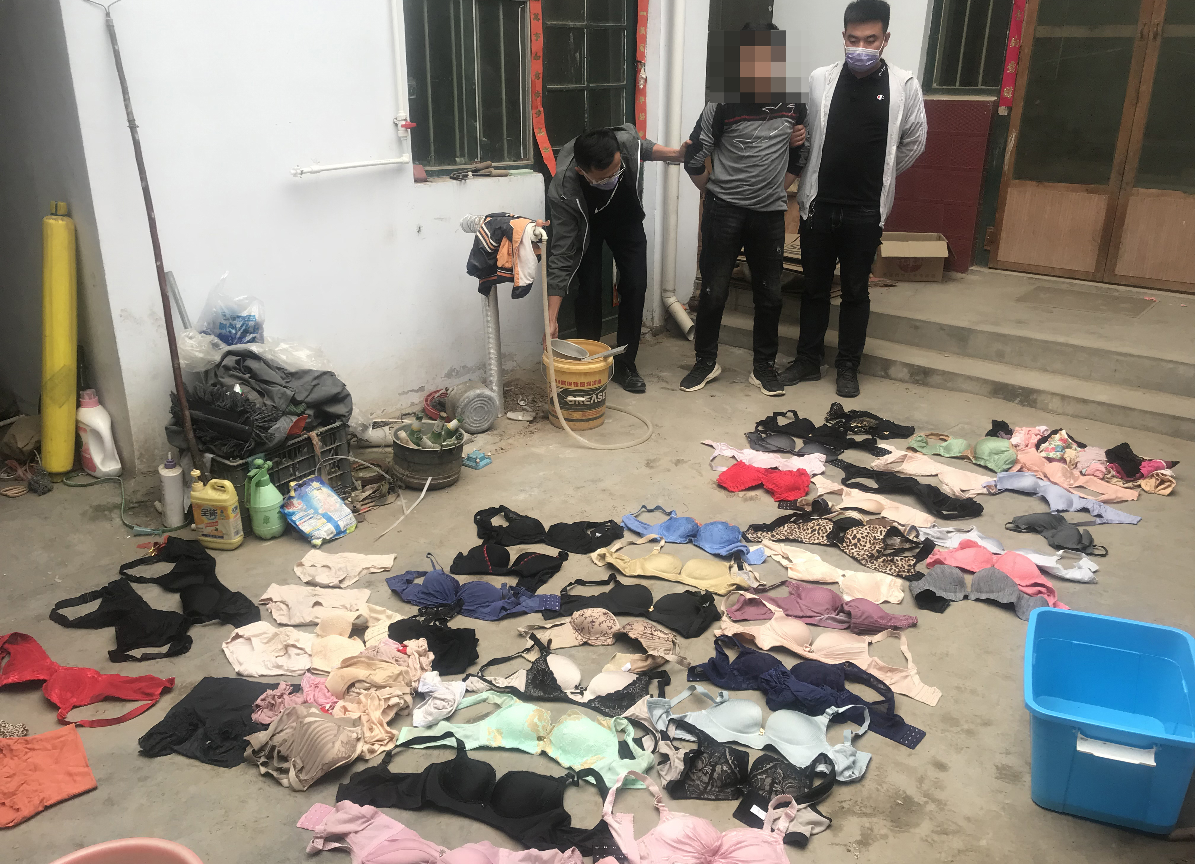 自称看到就无法控制 男子驾车专偷女性内衣终被抓