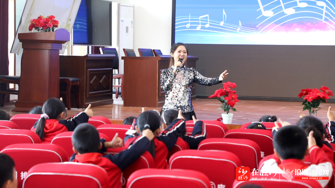 演唱:江苏省徐州市睢宁柳韵演艺公司 葛冬梅女声独唱《烙馍情》