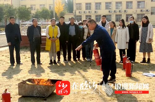 郯城县泉源小学举办消防安全知识讲座和消防安全演练活动
