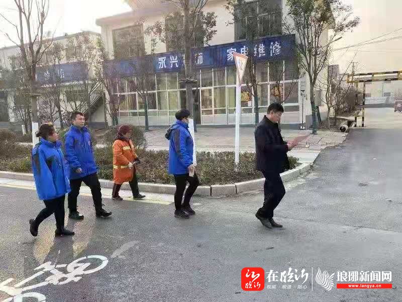 罗庄区盛庄街道:专职网格员助力开展扫黑除恶宣传活动