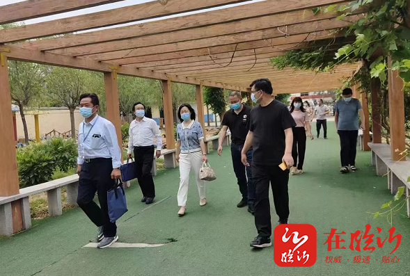临沂市人民政府教育督导团到莒南县涝坡镇第一幼儿园督导工作
