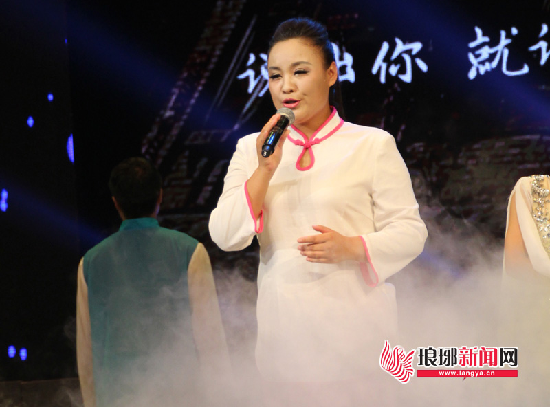 星光大道山东姑娘大妮心怀慈孝情系家乡