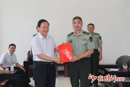 县领导王丽云,李友成,冯家同,张健,施峰春参加活动.