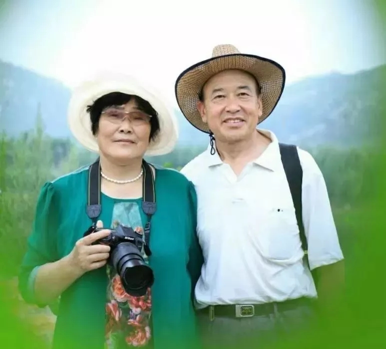 于明山赵富梅夫妇因为爱情没有岁月可回头