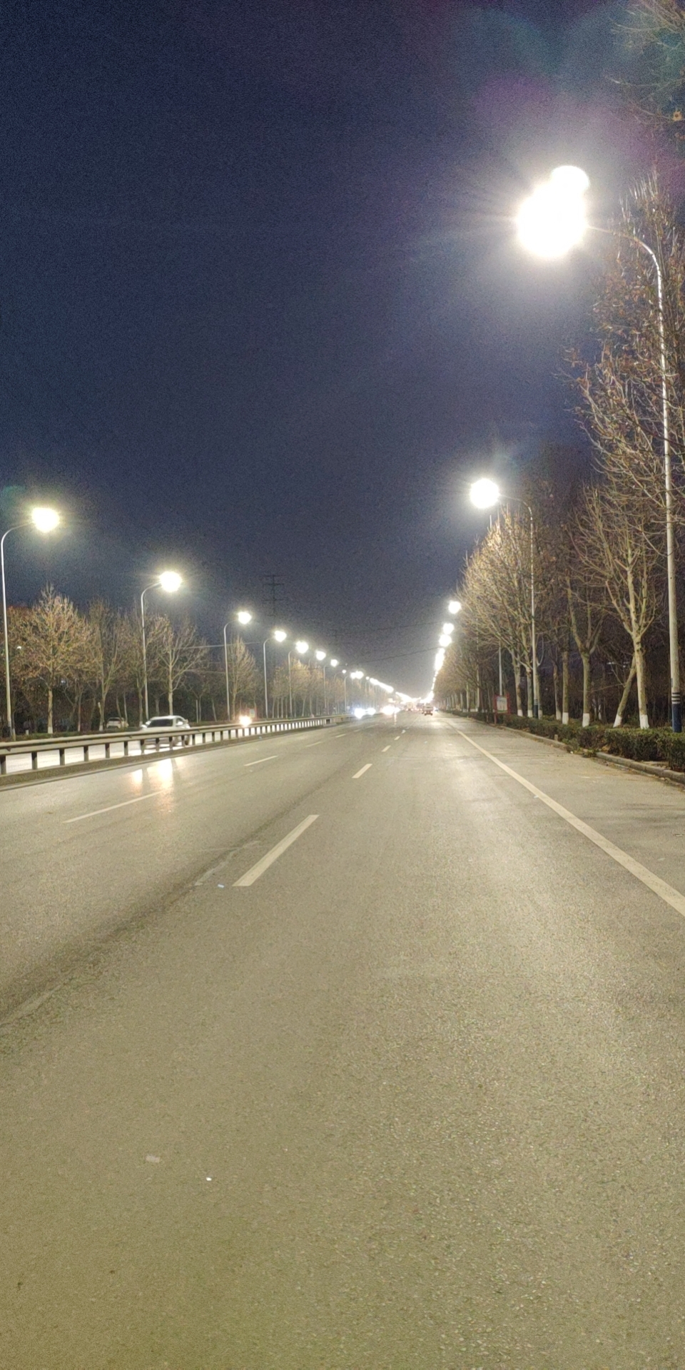 临沂市沃尔沃路段联邦路西外环路段路灯升级改造完工