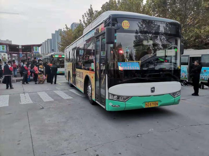 满足元旦市民出行需求临沂公交2000余台公交车全部正常运营