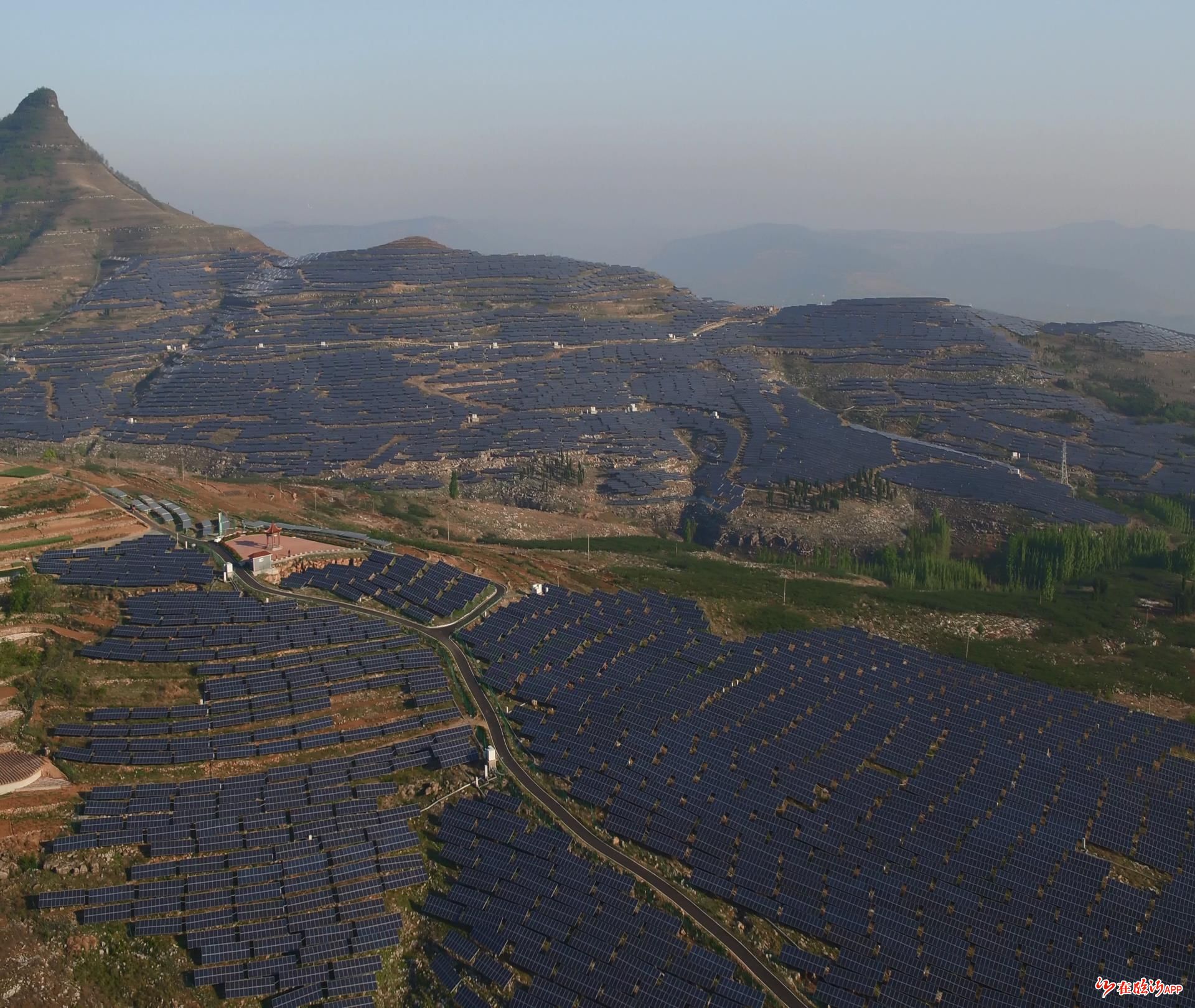 光伏风能互补互建费县石井镇新能源小镇的美丽蝶变