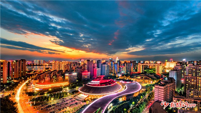 人间烟火蒸腾而起新业态点燃临沂夜经济