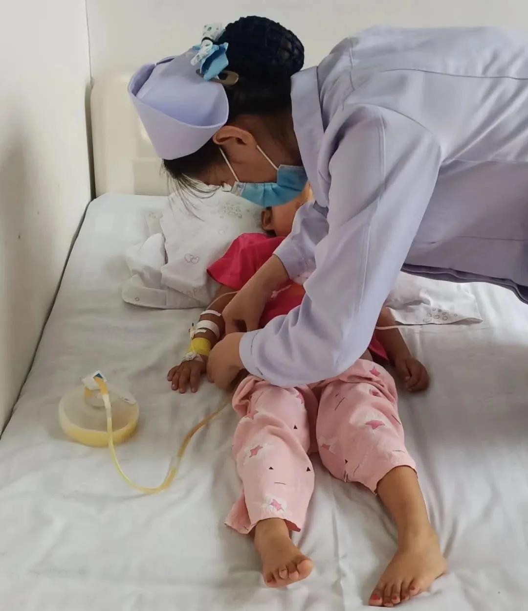 阑尾炎化脓穿孔四岁女孩命悬一线河东区妇幼保健院小儿外科行紧急手术