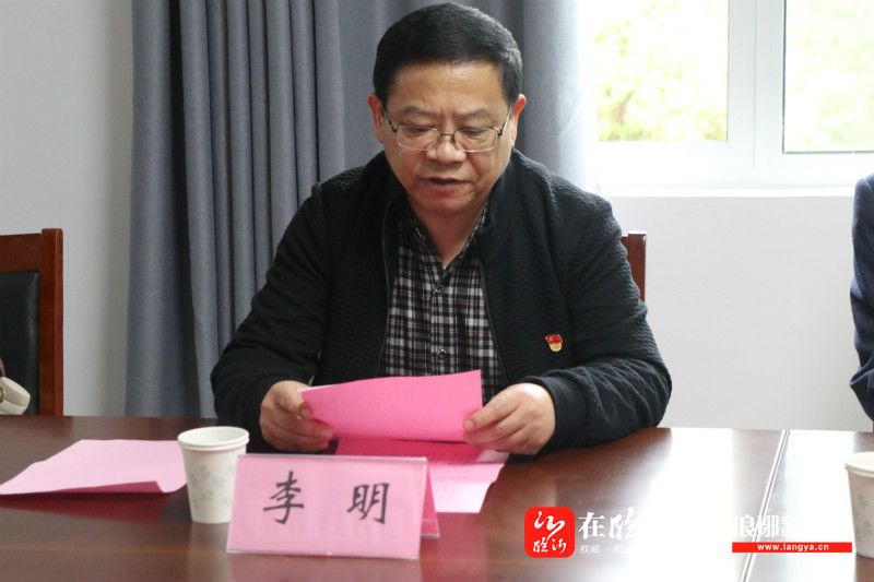 临沂市120急救指挥中心主任李明指出,今天举办这次捐书活动,就是为了