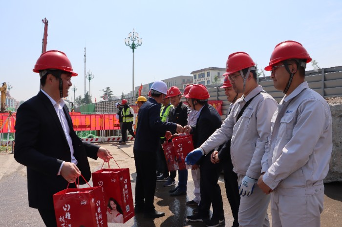 邵明志一行先后到兵学城监理项目现场,临沂市沂河路快速化改造工程二