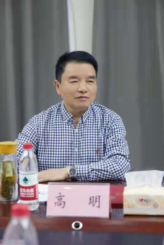 聘任临沂军分区政治部原主任盛建伟大校,市水利局原局长申作信同志