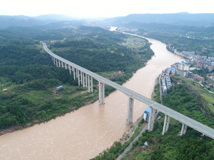 架起达万高速的通川区罗江大桥