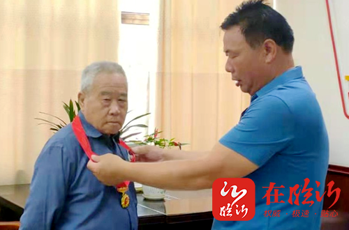 郯城县马头镇光荣在党50年一次深刻的精神洗礼