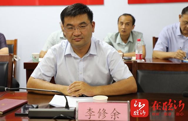 实地督导后,副区长田宗春主持召开创城工作现场办公座谈会,会议明确了