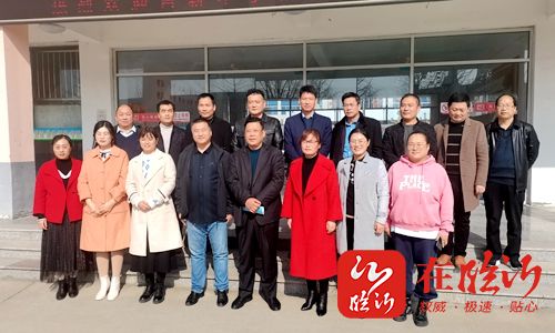 郯城育新中学与重坊中学举行同课异构教学研讨活动