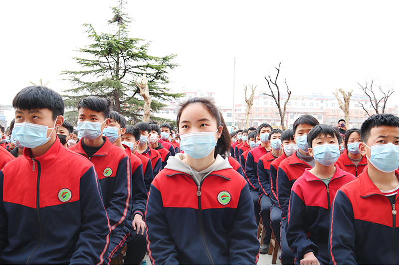 沂南中学校服图片