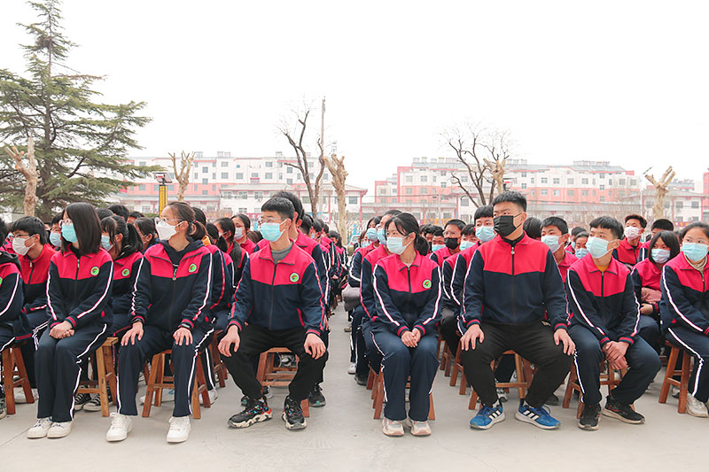 沂南中学校服图片