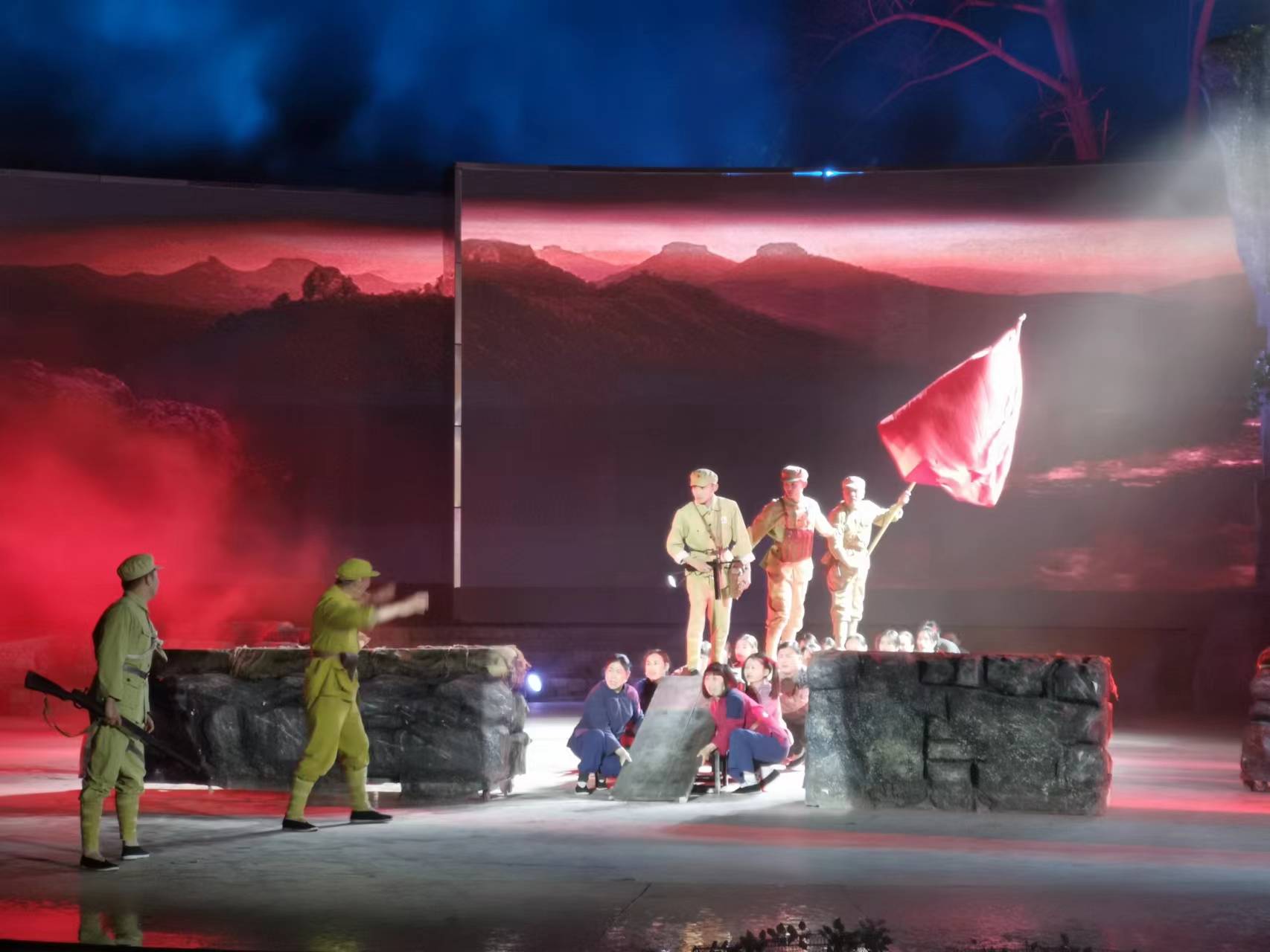 文旅视界歌声里的红嫂首演火线桥片段