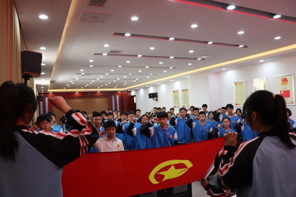 临沂白沙埠中学举行喜迎二十大永远跟党走奋进新征程2022年上半年新