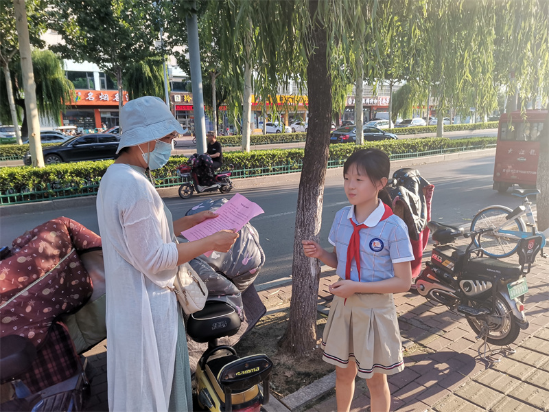 文明礼仪图片真人学生图片