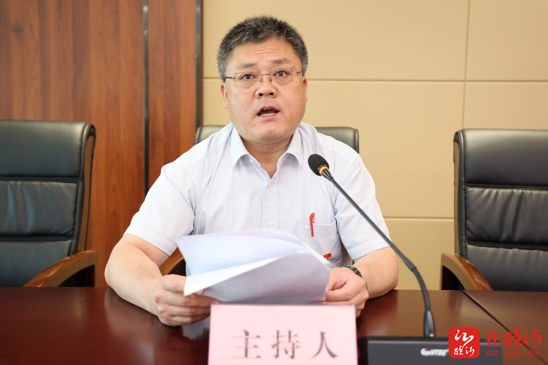 朱超指出,党课主题鲜明,重点突出,内容丰富,分析透彻,既高屋建瓴又