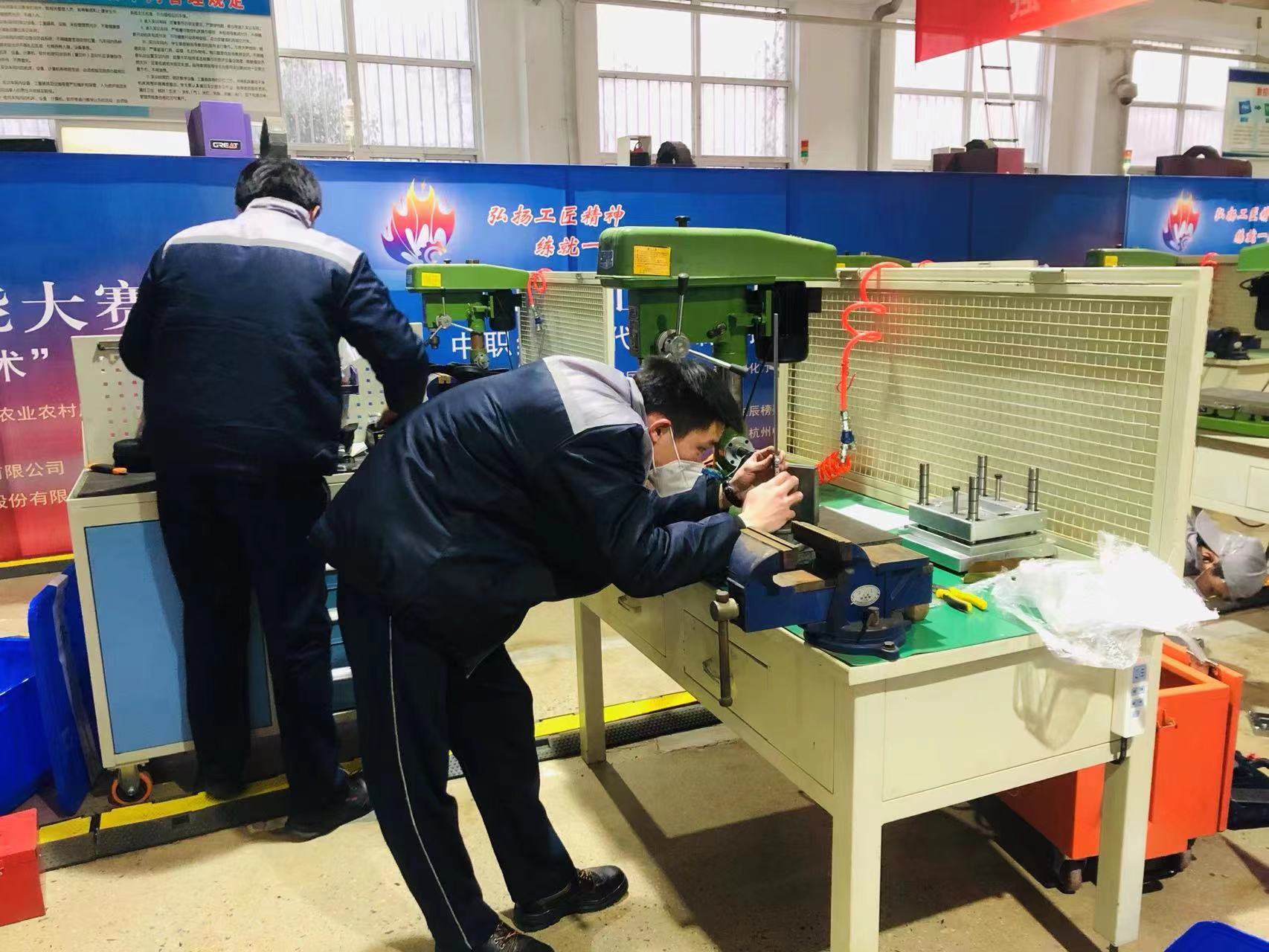 模具职业生涯布局范文