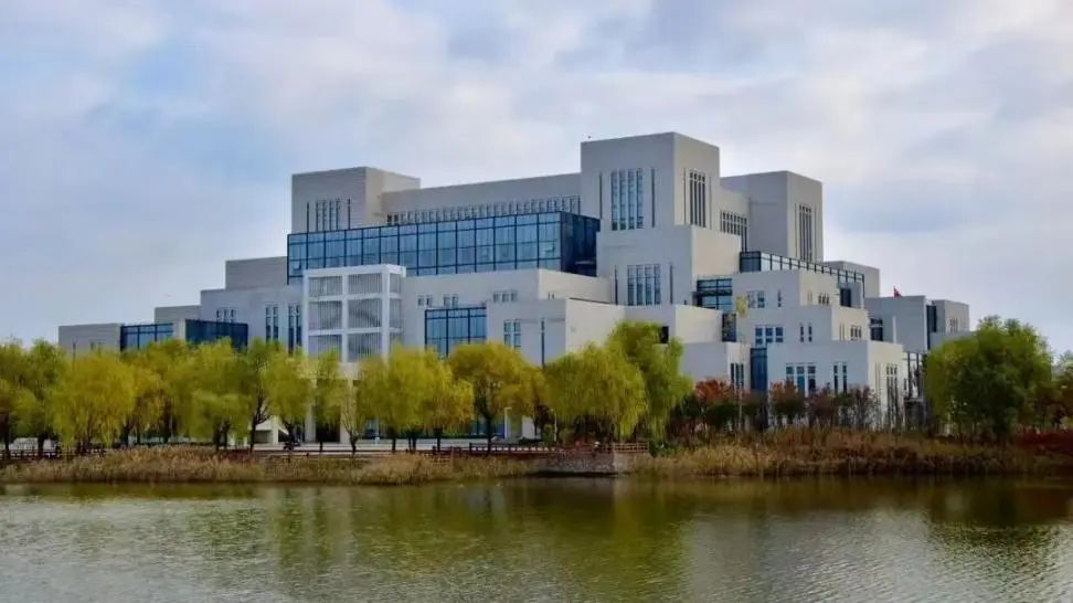 小树苗通讯员临沂大学研学活动启动