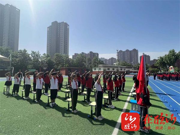 临沂沂龙湾小学图片