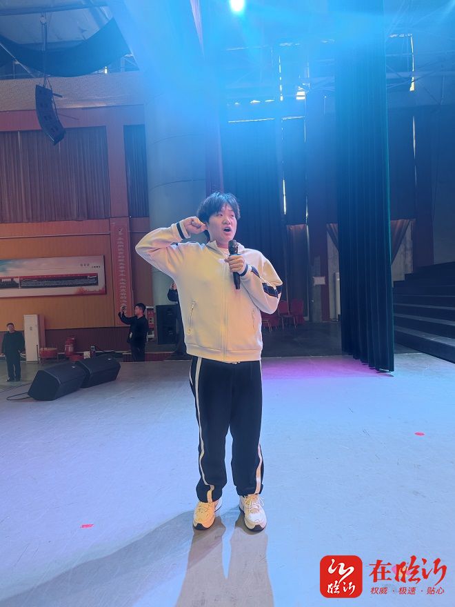 罗庄区高考补习学校举行学生表彰暨2024年高考誓师大会