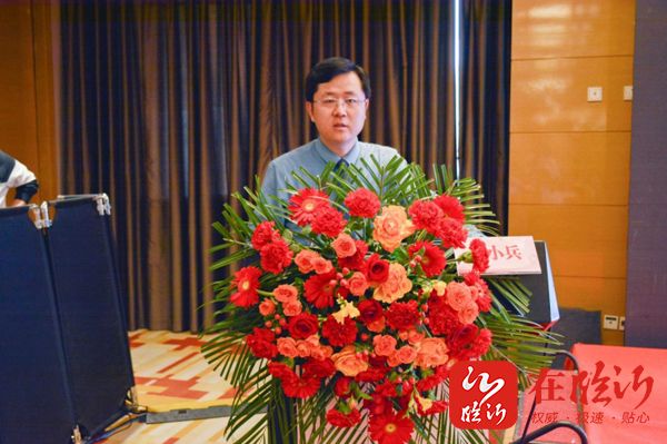 培训会上,来自北京天坛医院主任医师,教授,博士生导师冯力民;北京复兴