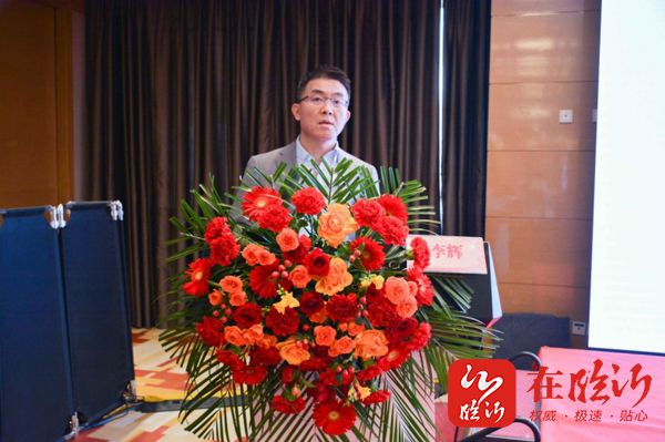 教授,博士生导师冯力民;北京复兴医院宫腔镜中心主任医师马宁;沃医