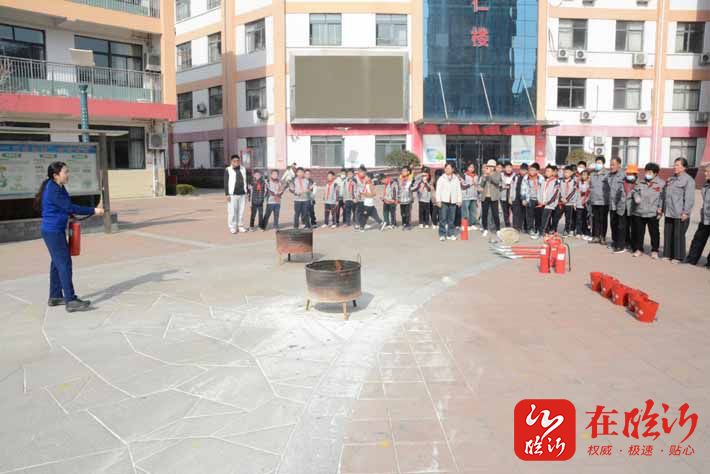 消防演练始于心防患未然始于行临沂金盾小学开展消防安全疏散演练暨