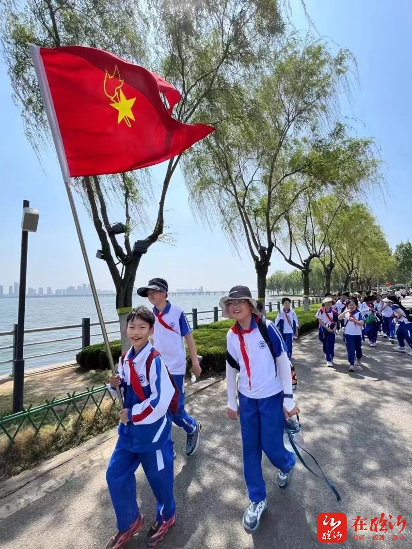 临沂青河实验学校举行第七届励志远足活动