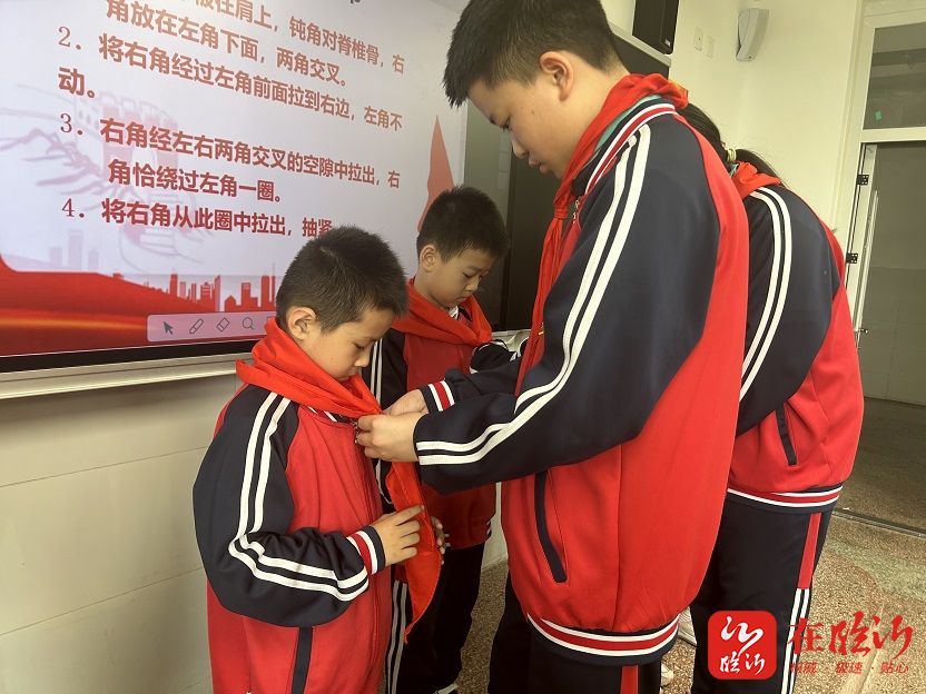 临沂银雀山小学开展"星星火炬照我心,红色薪火代代传"活动