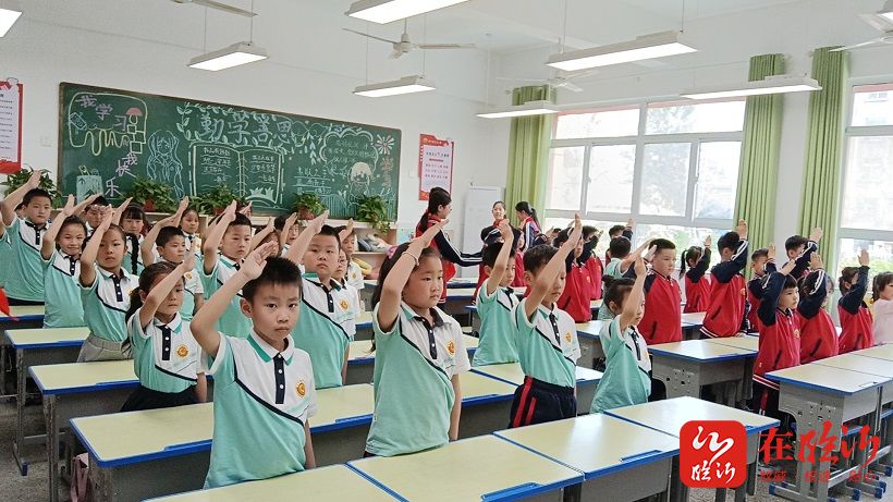 临沂银雀山小学开展"星星火炬照我心,红色薪火代代传"活动