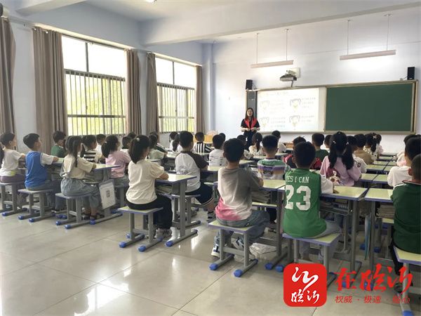 河东区刘店子中心小学开展"红领巾爱祖国"主题活动暨庆"六一"系列活动