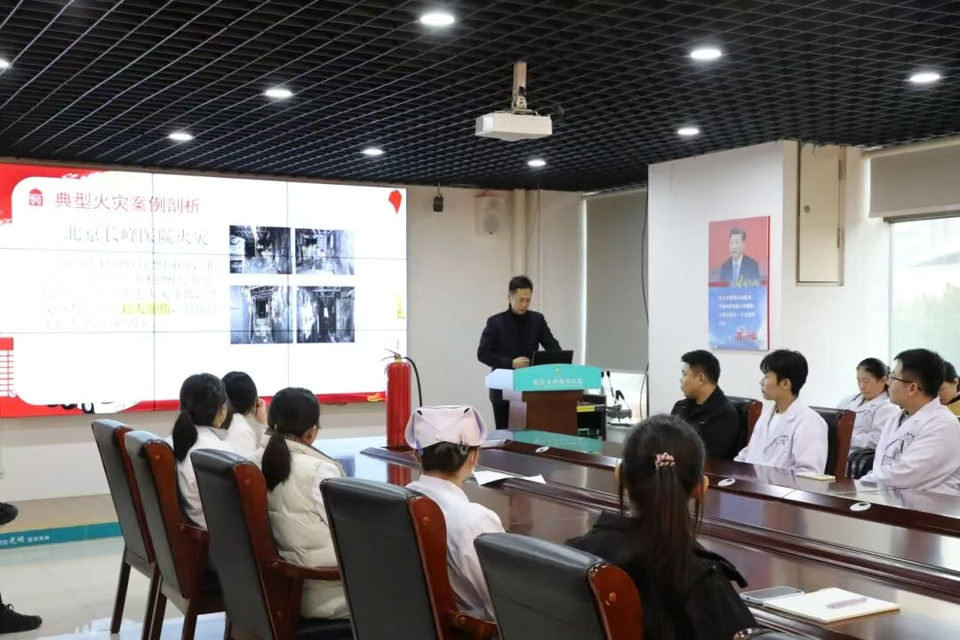 星空体育网站：压实消防责任杜绝安全隐患临沂光明眼科医院开展“119消防应急疏散演练”暨安全知识培训(图2)